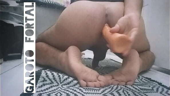 Abrindo cuzinho brinquedos