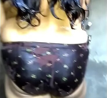 indian mature desi aunty transparent saree