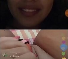 Safada mostrando buceta t&aacute_ raspadinha