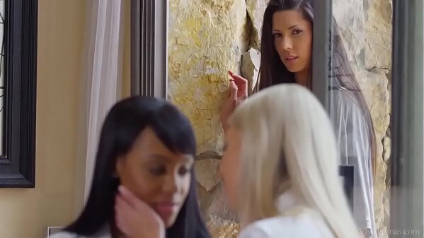 VivThomas Horny lesbian nurses licking each other