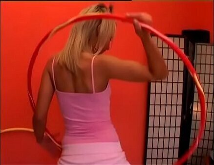 Playful hoola hoop girl Sandy Silver gets sweet cunt licked then nailed sofa