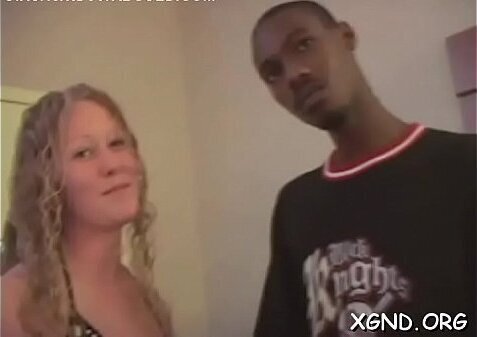 Nude angel stands delights with amateur