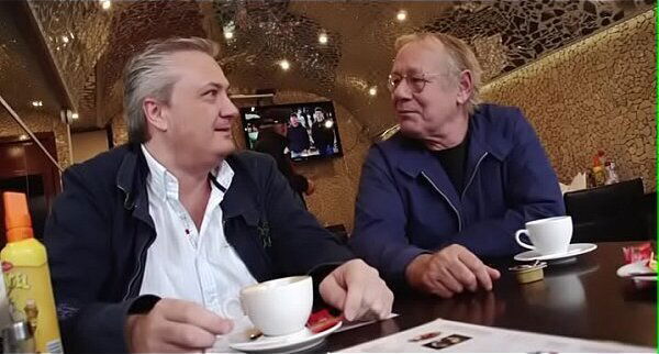 Mature hooker gets down sucks one-eyed monster before getting licked