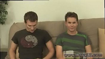 Straight uncut masturbates first time