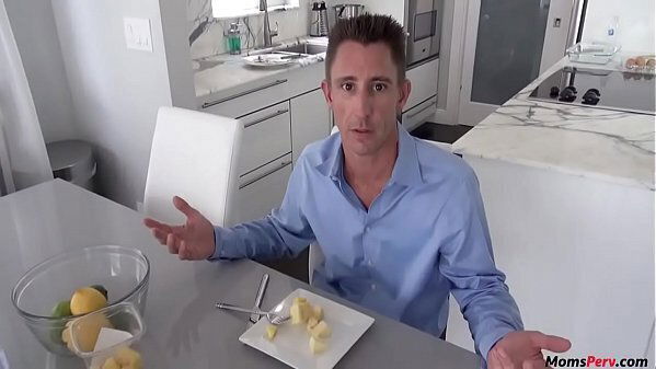 blows infront daddy!