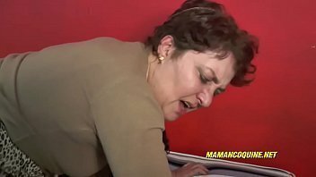 Fist baise pour cougar tres salope