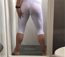 binary slut takes bath through white leggings