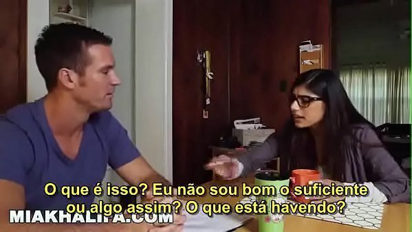 Dois neg&otilde_es arrombando minha bucetinha (Mia Khalifa)