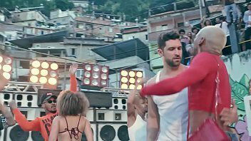 veste mulher pegar par&ccedil_a brotheragem troca dinheiro