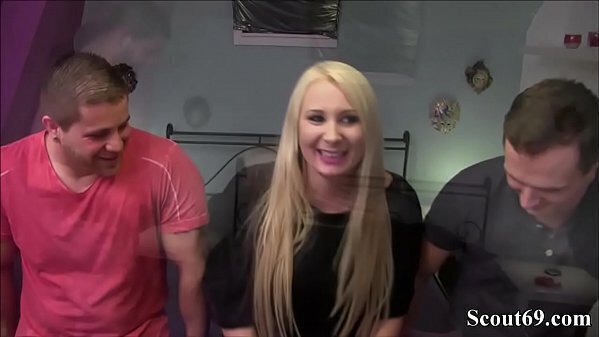 Deutsche Amateurin Anni fickt erste Dreier User