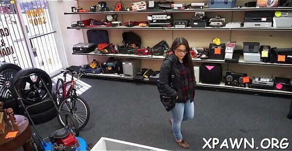 Amateur gets shown back room where this gets screwed