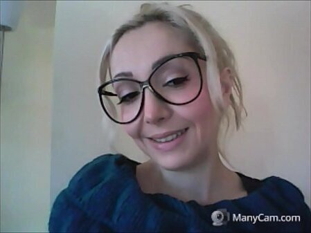 Chantal limits burps with mouth open beach