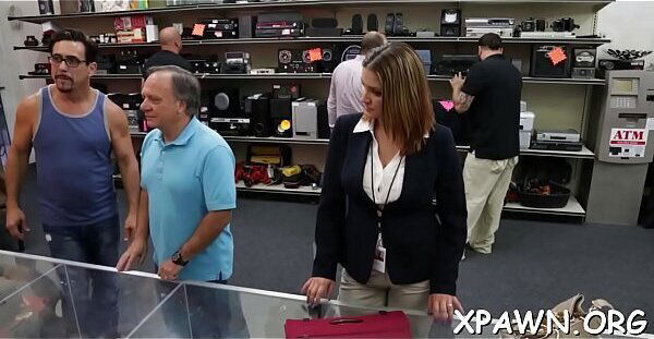 Glamorous non-professional wants become celebrated having