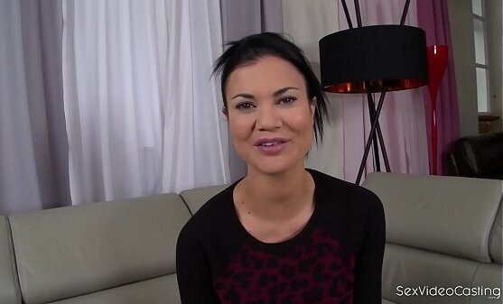 Casting Exhibitionist Jasmine Can&rsquo_t Wait Finger Fuckhole