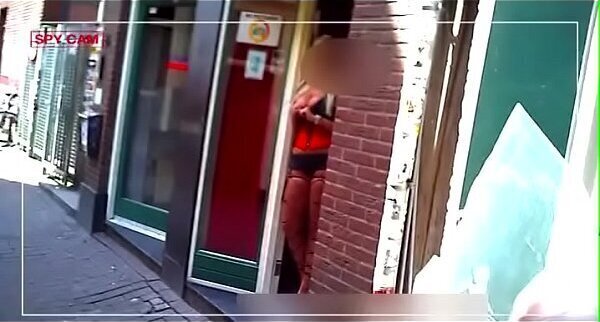 Slutty takes tour amsterdam'_s redlight district