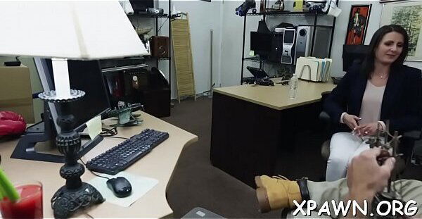 Amateur gets some specie show moves