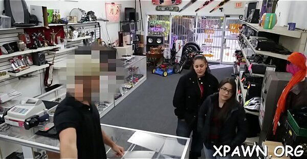 Good looking bitch lusts over dick makes amateur episode scene