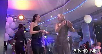 Wild studs chicks having non-stop jamming session