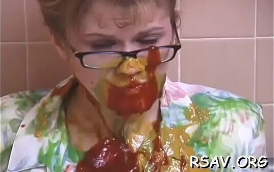 Aged slut enjoys getting enjoyable squeezed