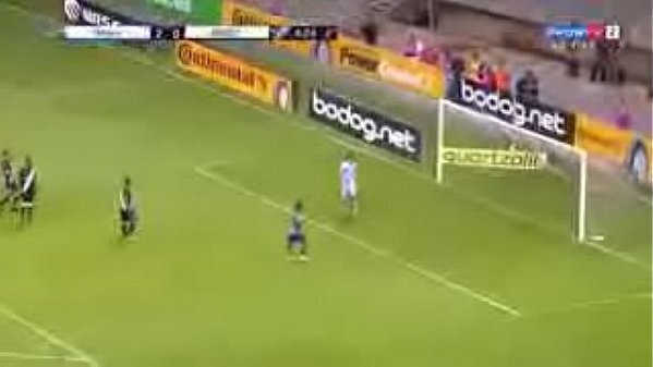 Bah&ecirc_anos arrombando Vasca&iacute_nos