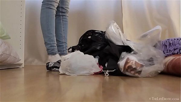 Guna discovers full kinky toys