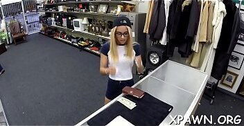 discloses cunt sucking skills non-professional scene