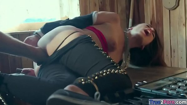 Perky Alexa Raye deepthroats drilled real deep