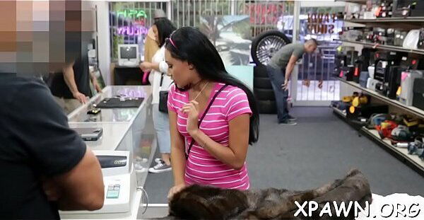 Amateur earns some specie sucking riding one-eyed monster