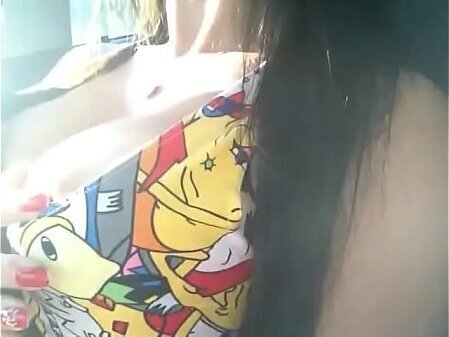 Tetona caliente masturba auto