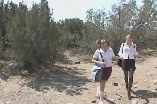 Hottie gives orall-service gets nailed hardcore style