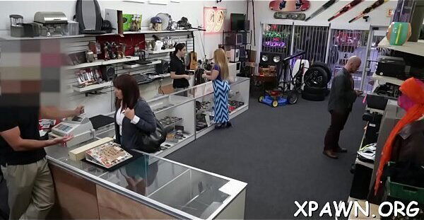 Fine body getting exposed reality video shop