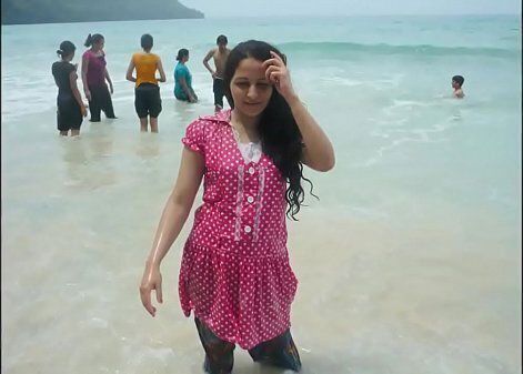 Desi ladki poora dikhate .MP4