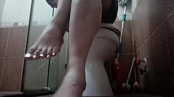 đ&ugrave_i d&acirc_m ch&acirc_n trắng, m&oacute_ng s&aacute_ng b&oacute_ng