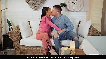 VAULT First time tutorial with hottie Apolonia Lapiedra