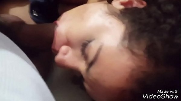 Despertando novia tetona para mamar verga