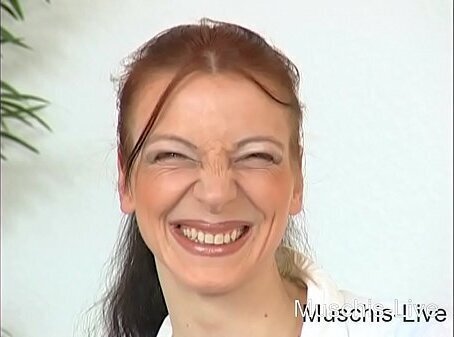 Klein Tittchen wichst sich M&ouml_se