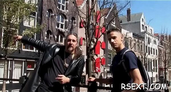 Mature floozy takes hard