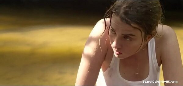 Adele Haenel Showing Boobs Outdoor &amp_ Makingout Combattants