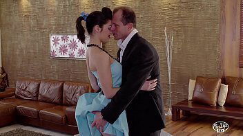 VAULT Glamorous Czech pinup chick Suzy Bell gets pussy banged