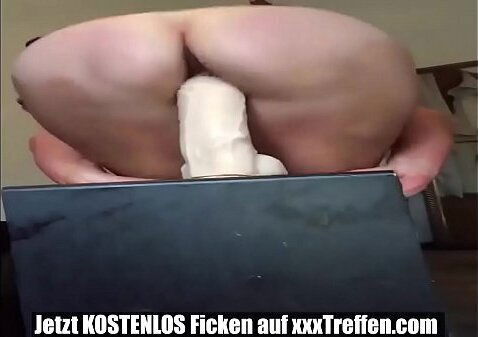 Dicker Deutscher Milf Arsch Reitet Dildo