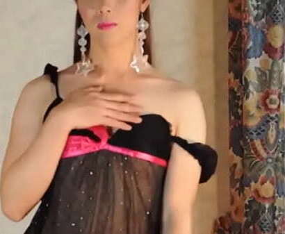 Lingerie loving piladyboy wanks