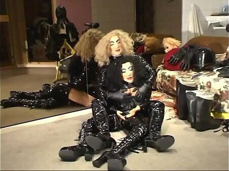 Roxina2005RetroDollFucking160405XXL.WMV