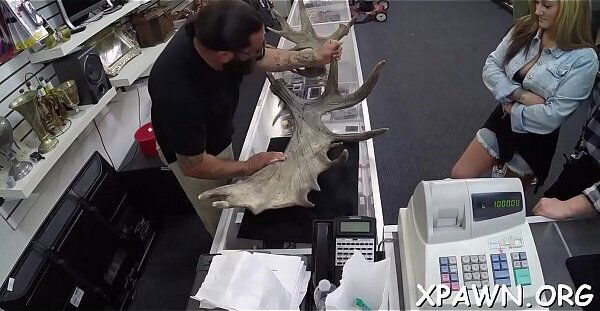 Horny amateur does oral-sex stimulation