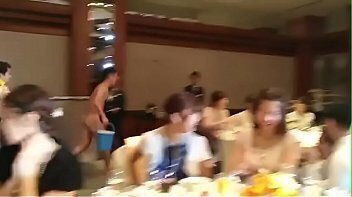 Trai thẳng nhảy m&uacute_a lộ cu