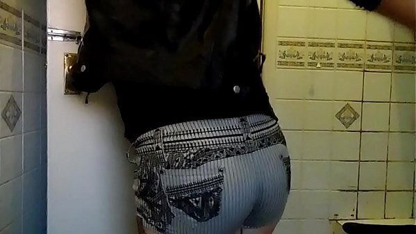 Mistress Lucy Diamond DogChain Spanking