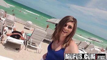 Mofos Pervs Patrol (Mia Mae) Sexy Screamer