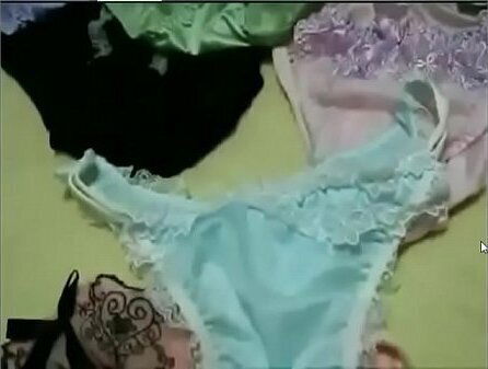 Japanese girl showing panties [upload king J10019]