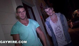 GAYWIRE Purchasing Public Bareback Sex!