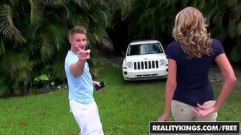 RealityKings Milf Hunter Special Rate starring Brynn Hunter Levi Cash