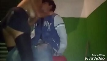 Cerramos local cogi clienta caliente